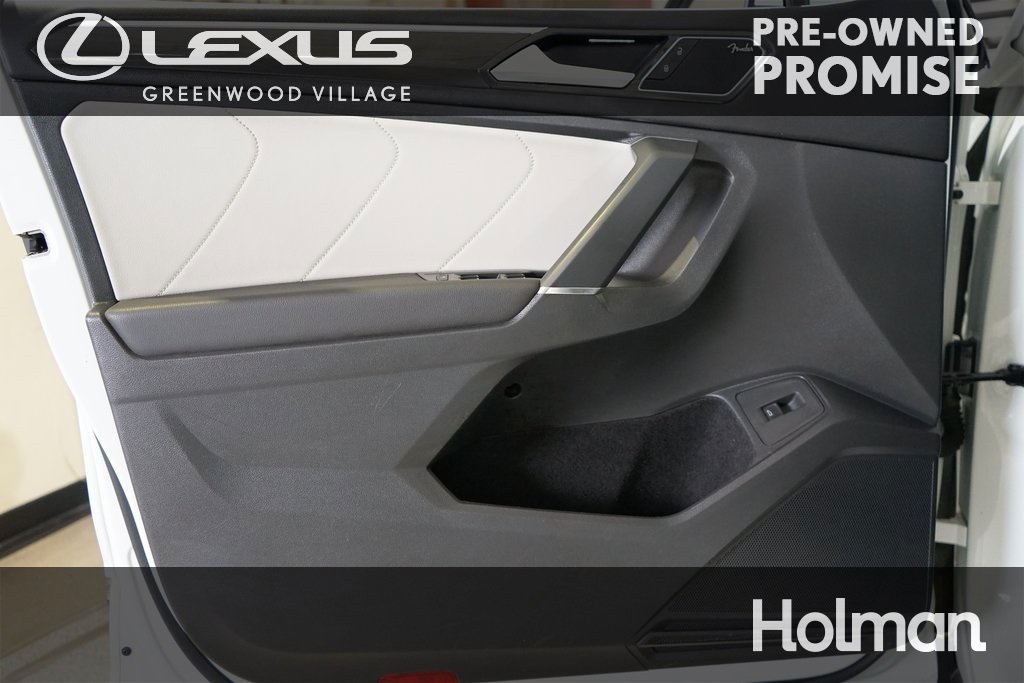 Vehicle image 15 of 44