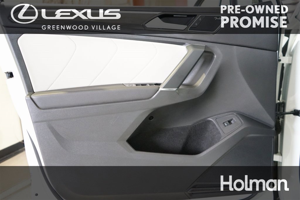 Vehicle image 13 of 44