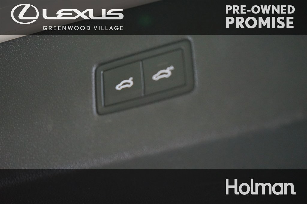 Vehicle image 21 of 44