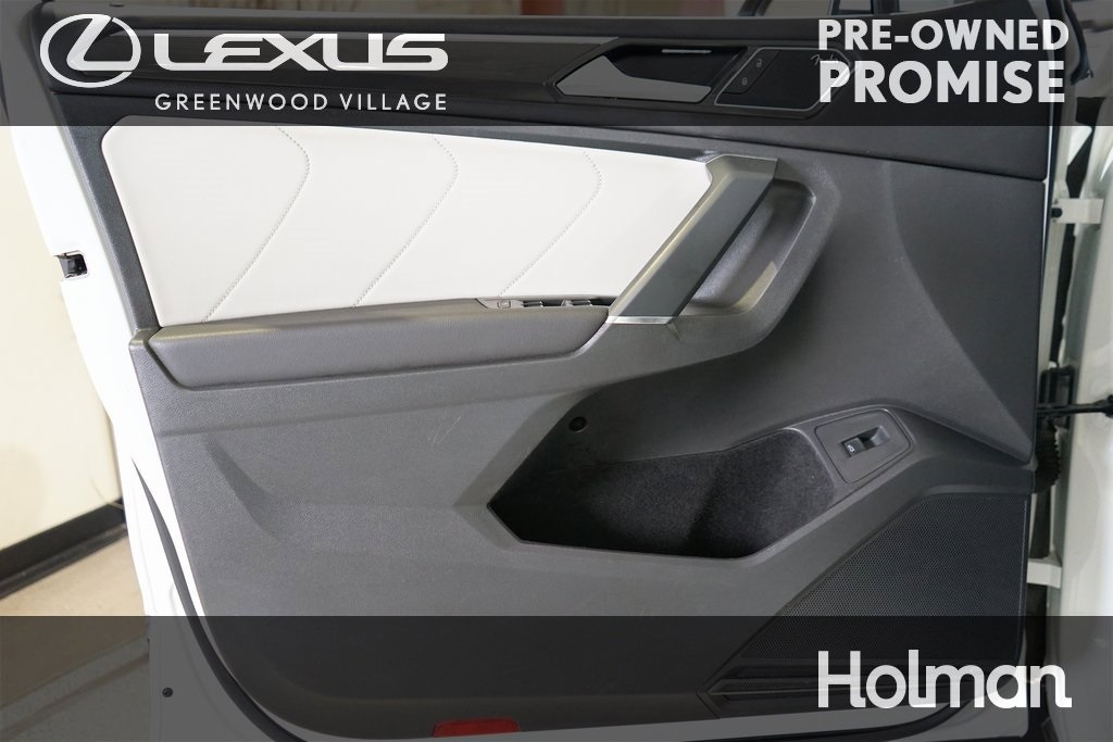 Vehicle image 14 of 44