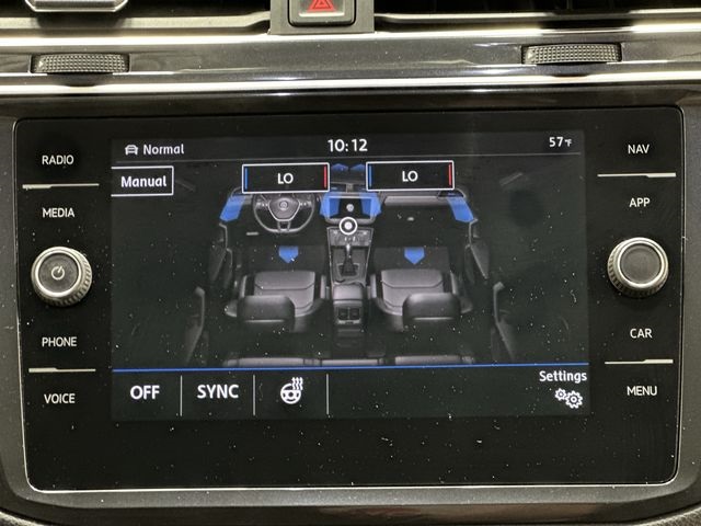 Vehicle image 21 of 35