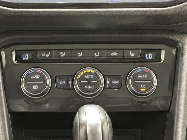 Vehicle image 22 of 35