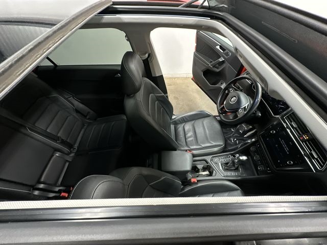 Vehicle image 11 of 35