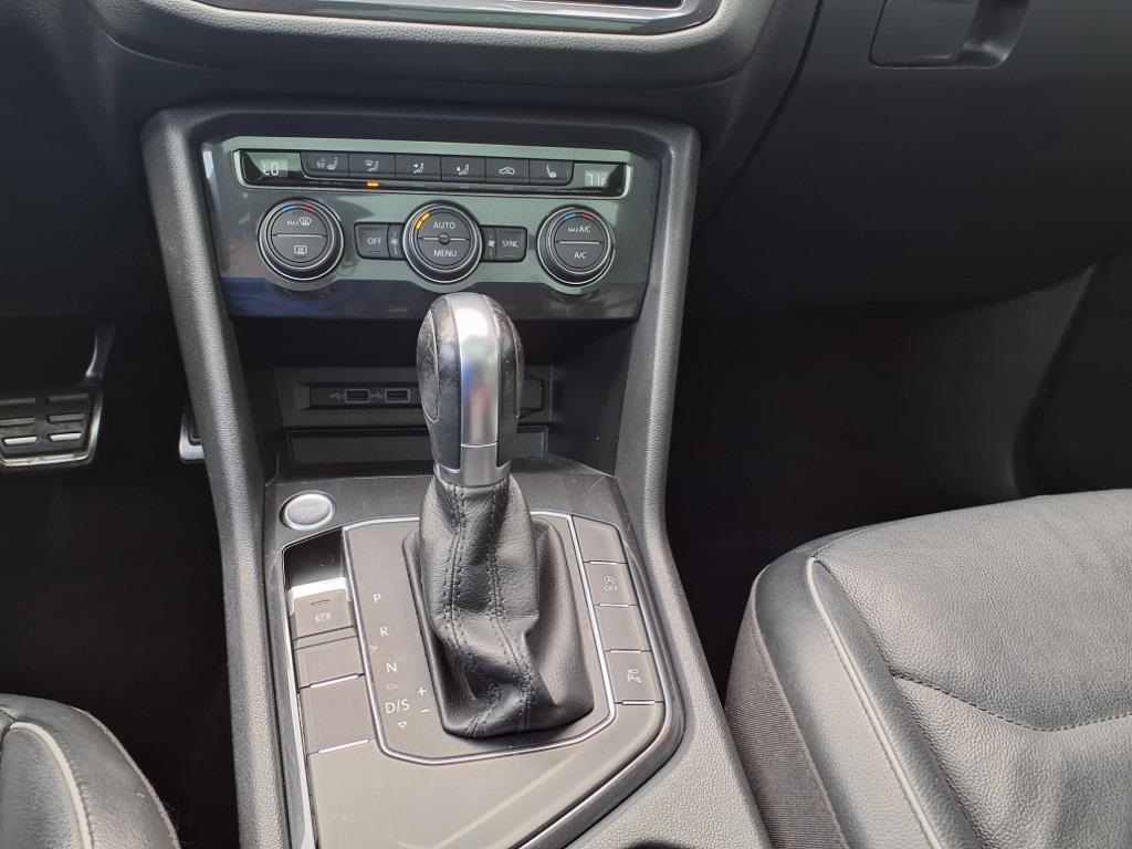 Vehicle image 17 of 25