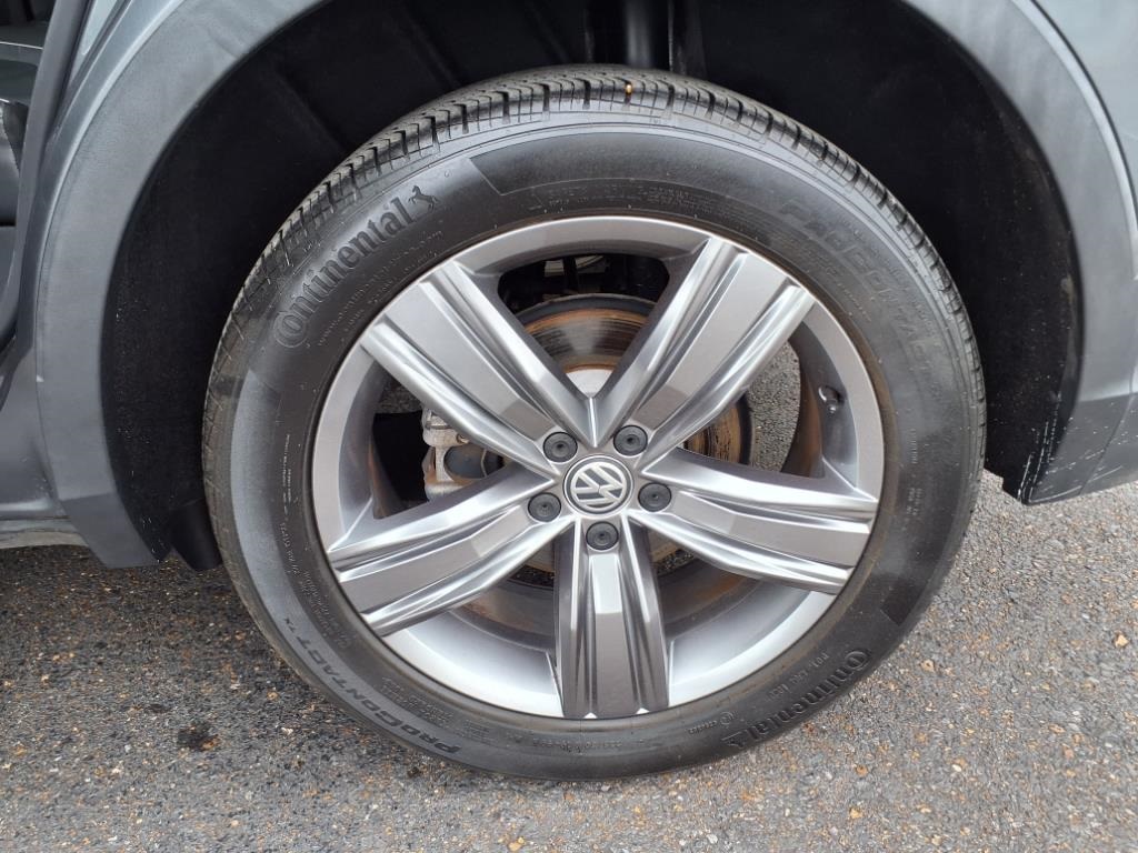 Vehicle image 22 of 25