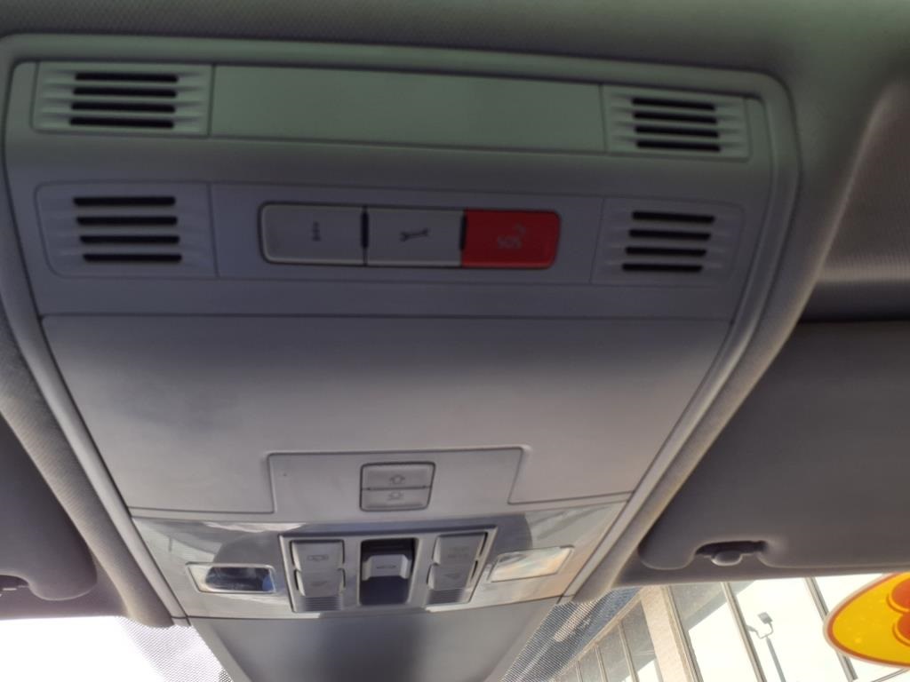 Vehicle image 18 of 25