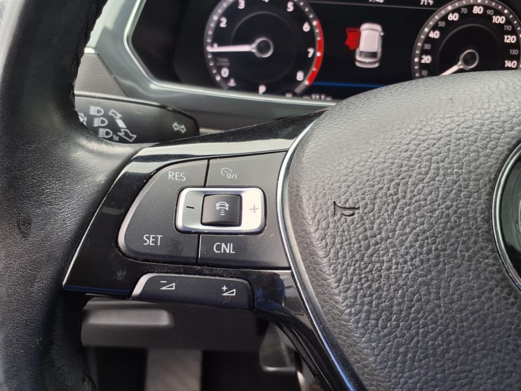 Vehicle image 13 of 25