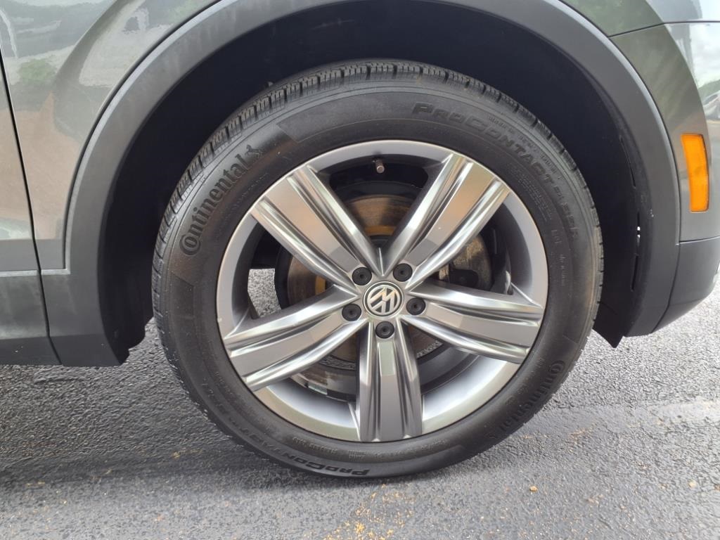 Vehicle image 24 of 25