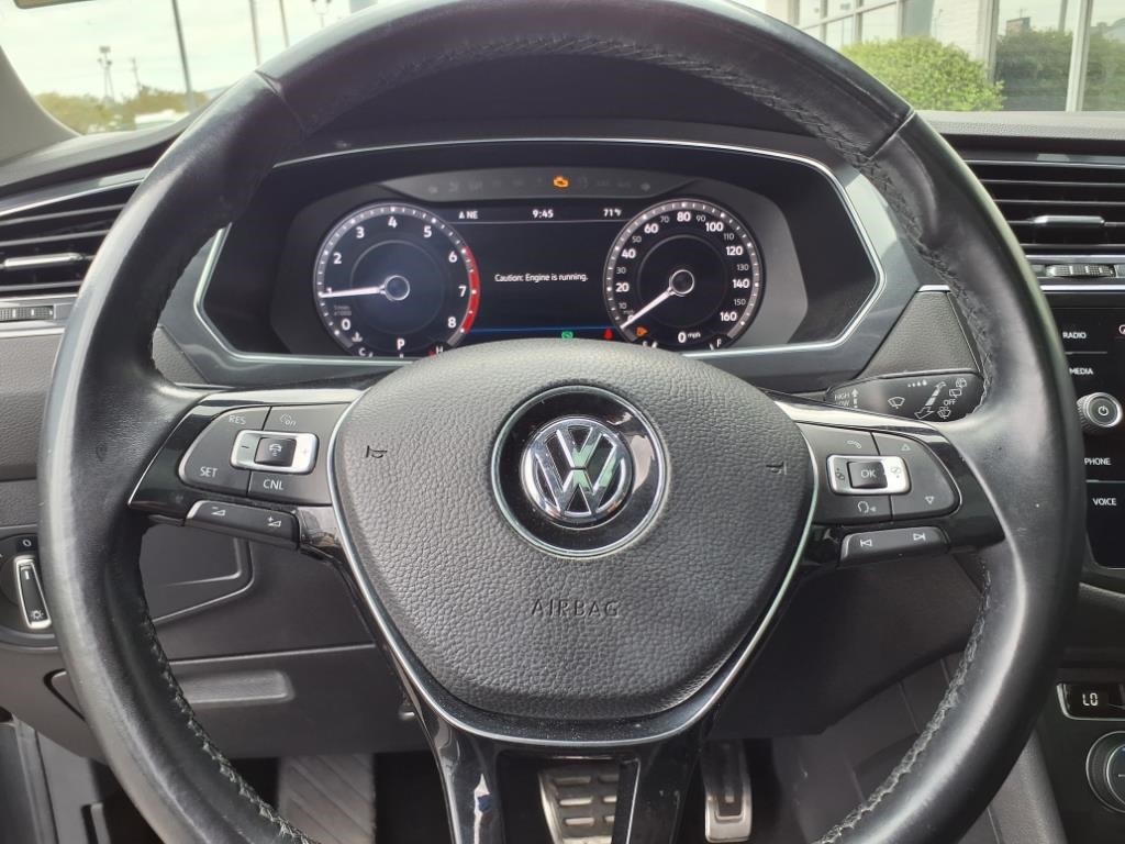 Vehicle image 11 of 25