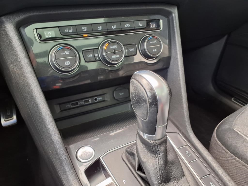 Vehicle image 16 of 25