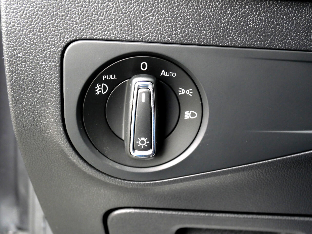 Vehicle image 30 of 41