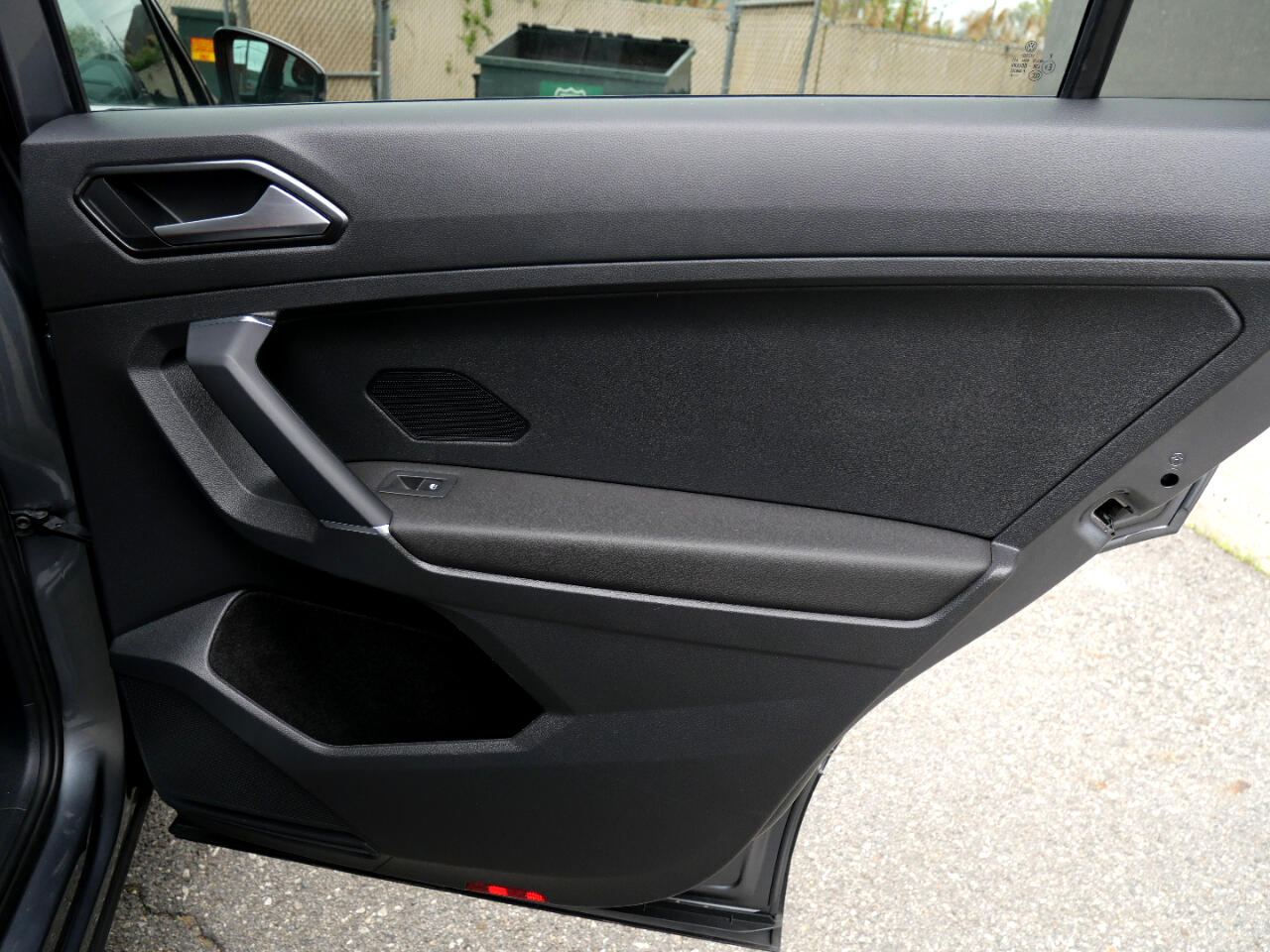 Vehicle image 23 of 41