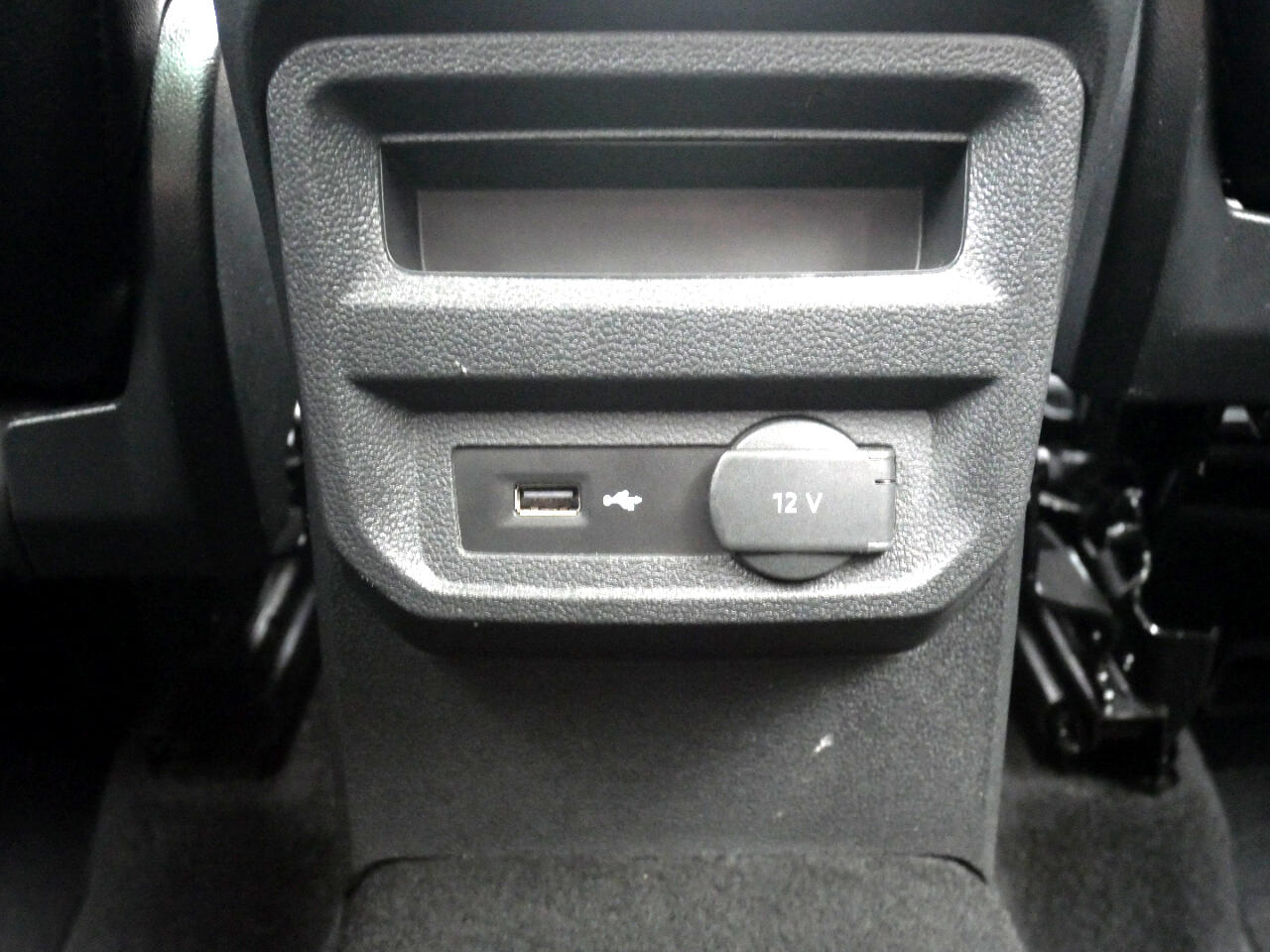 Vehicle image 18 of 41