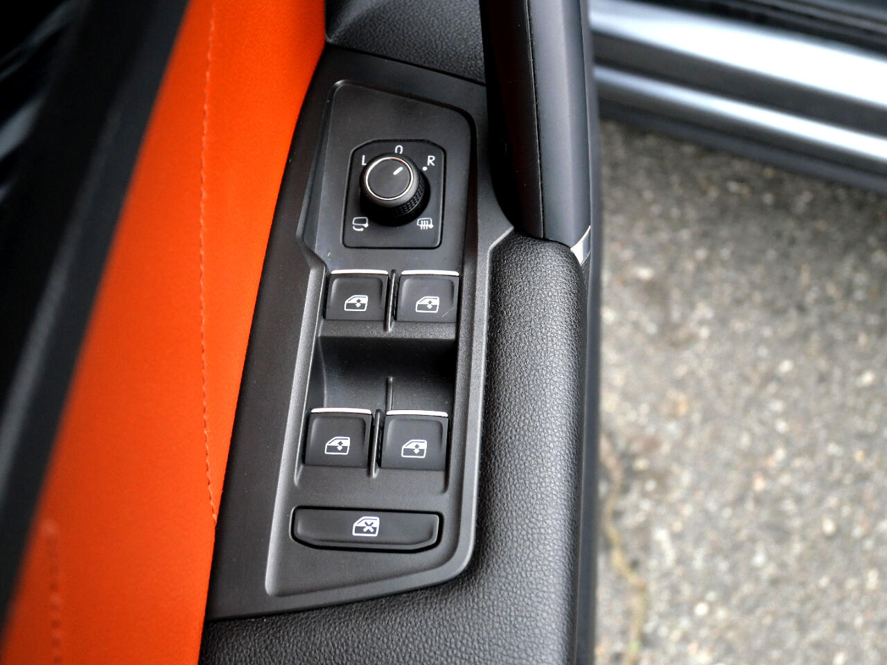 Vehicle image 12 of 41