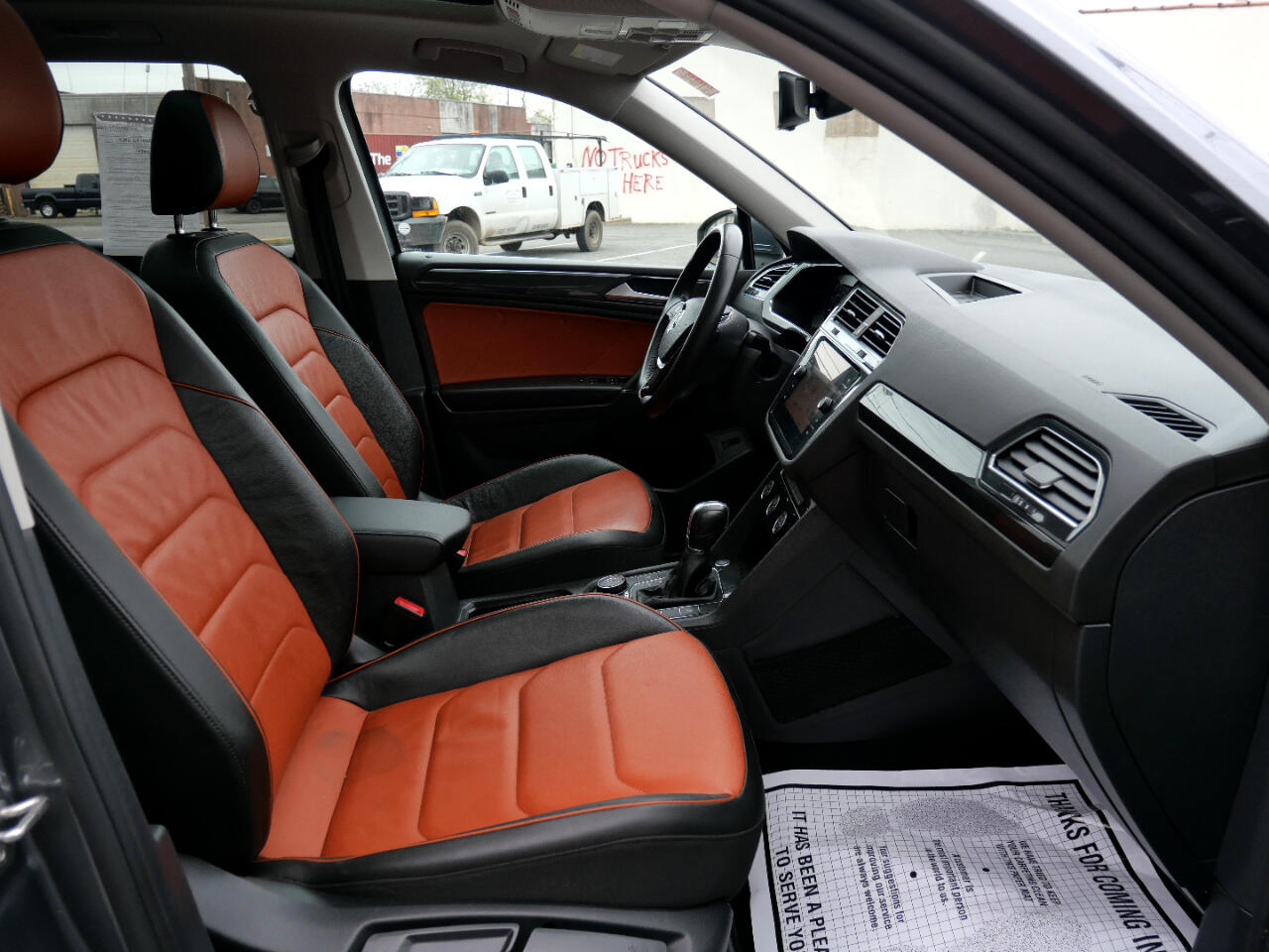 Vehicle image 27 of 41