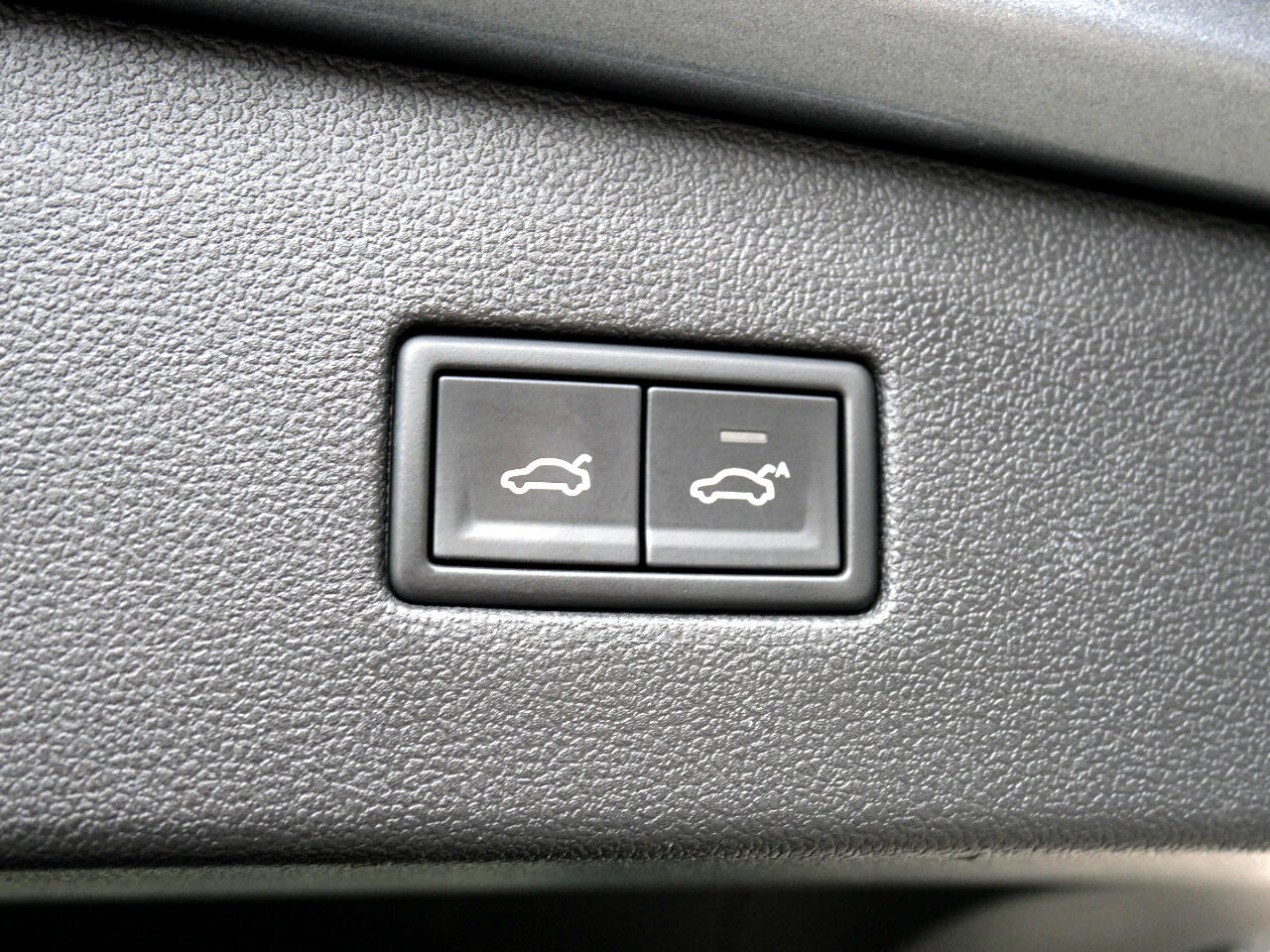 Vehicle image 22 of 41