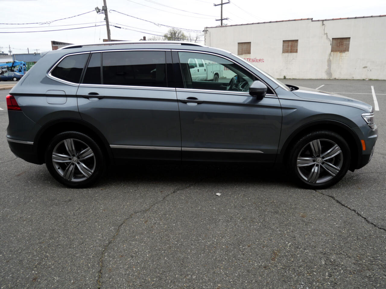 Vehicle image 6 of 41