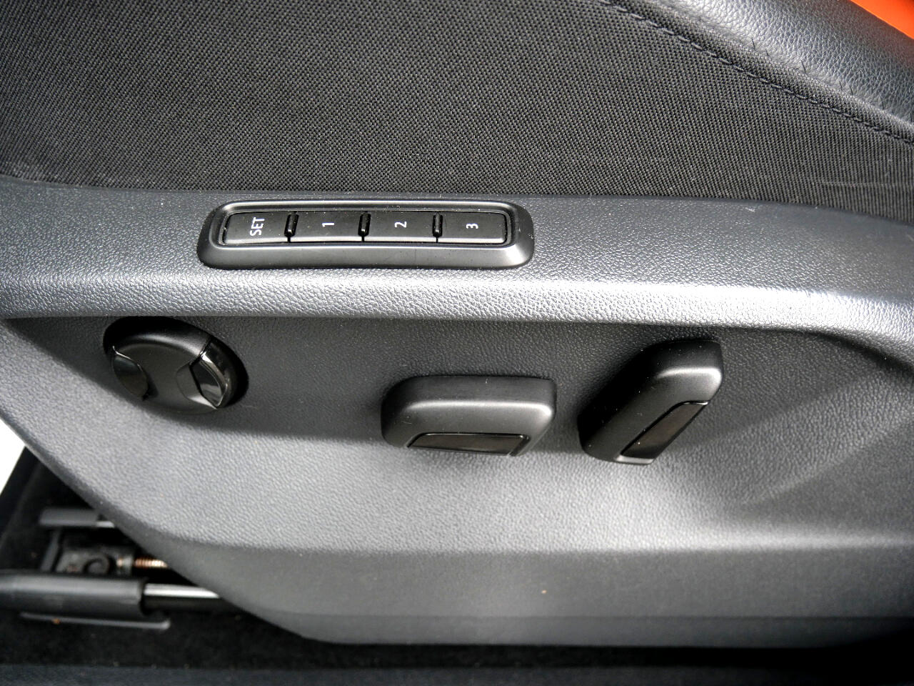 Vehicle image 15 of 41