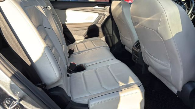 Vehicle image 20 of 21