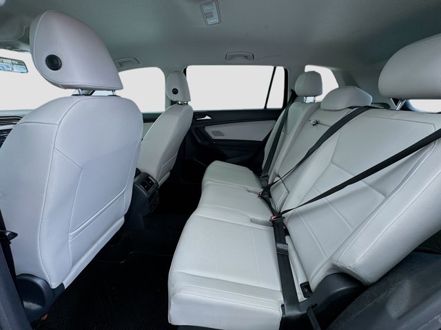Vehicle image 15 of 20