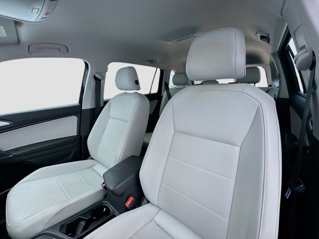 Vehicle image 13 of 20
