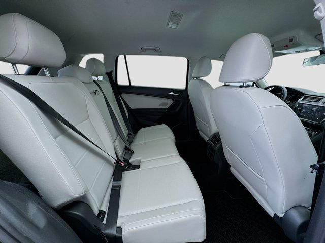 Vehicle image 18 of 20