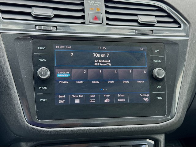 Vehicle image 11 of 20