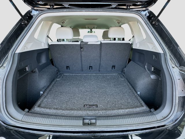 Vehicle image 17 of 20