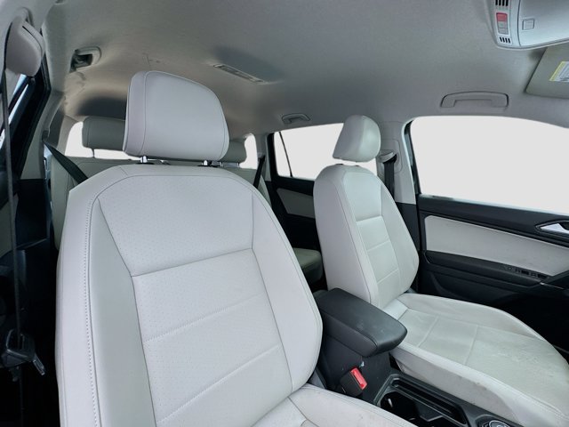 Vehicle image 19 of 20