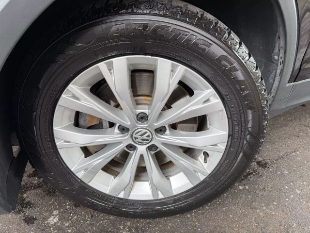 Vehicle image 37 of 47