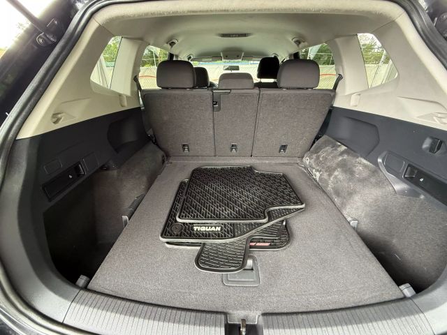 Vehicle image 20 of 47