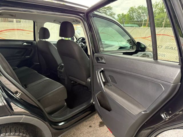 Vehicle image 21 of 47