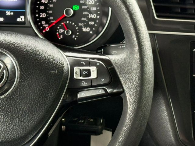 Vehicle image 32 of 47