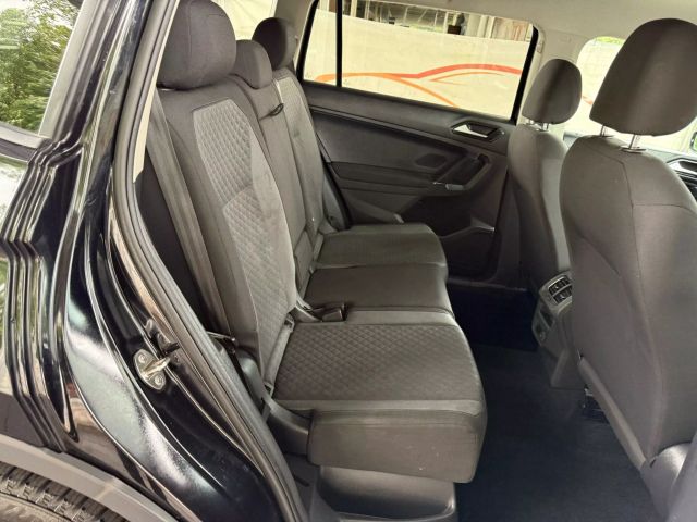 Vehicle image 22 of 47