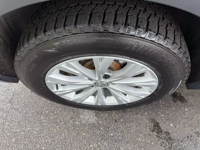 Vehicle image 43 of 47