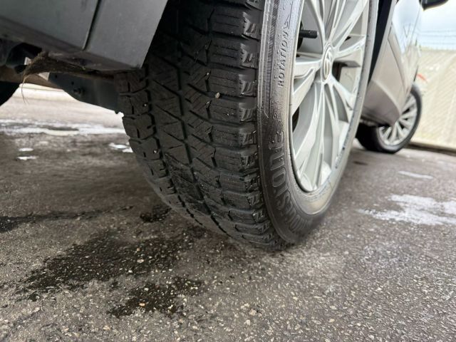 Vehicle image 42 of 47