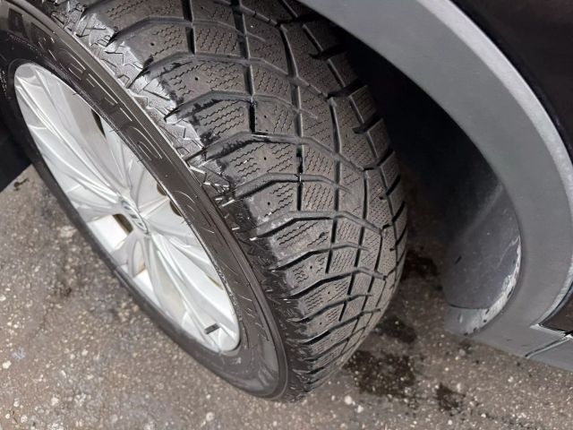 Vehicle image 38 of 47