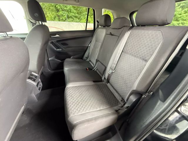 Vehicle image 19 of 47