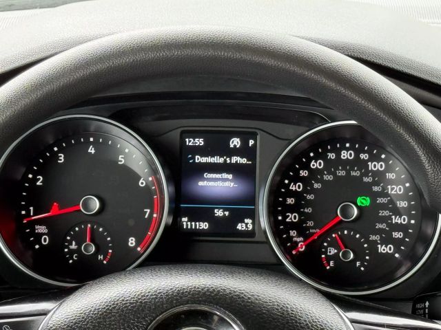 Vehicle image 33 of 47