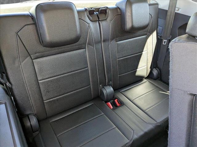 Vehicle image 19 of 25