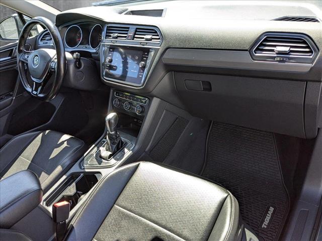 Vehicle image 21 of 25