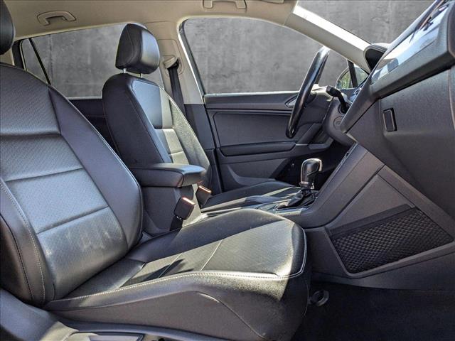 Vehicle image 22 of 25