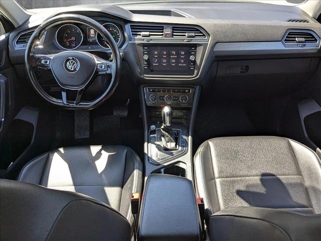 Vehicle image 17 of 25