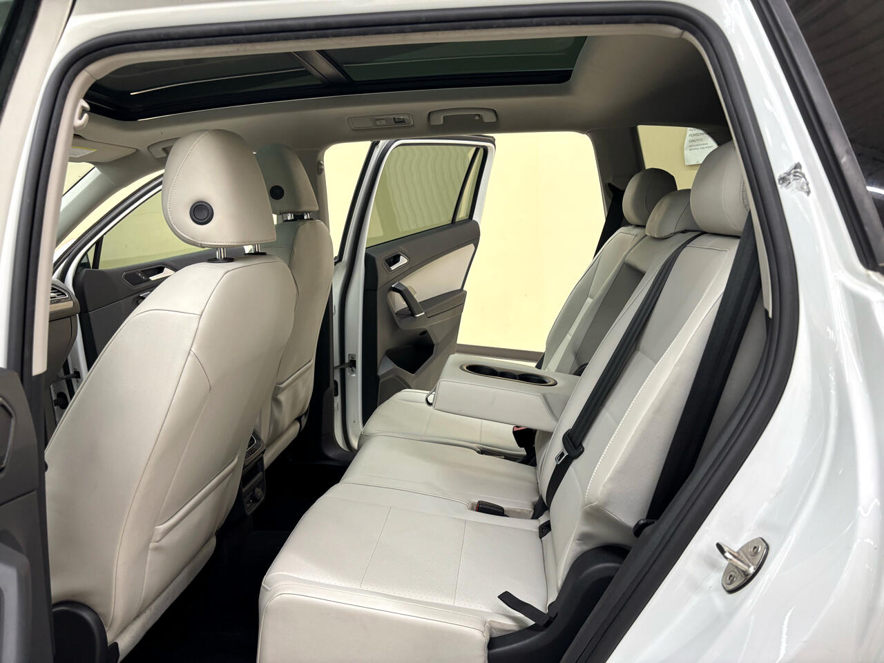 Vehicle image 34 of 45