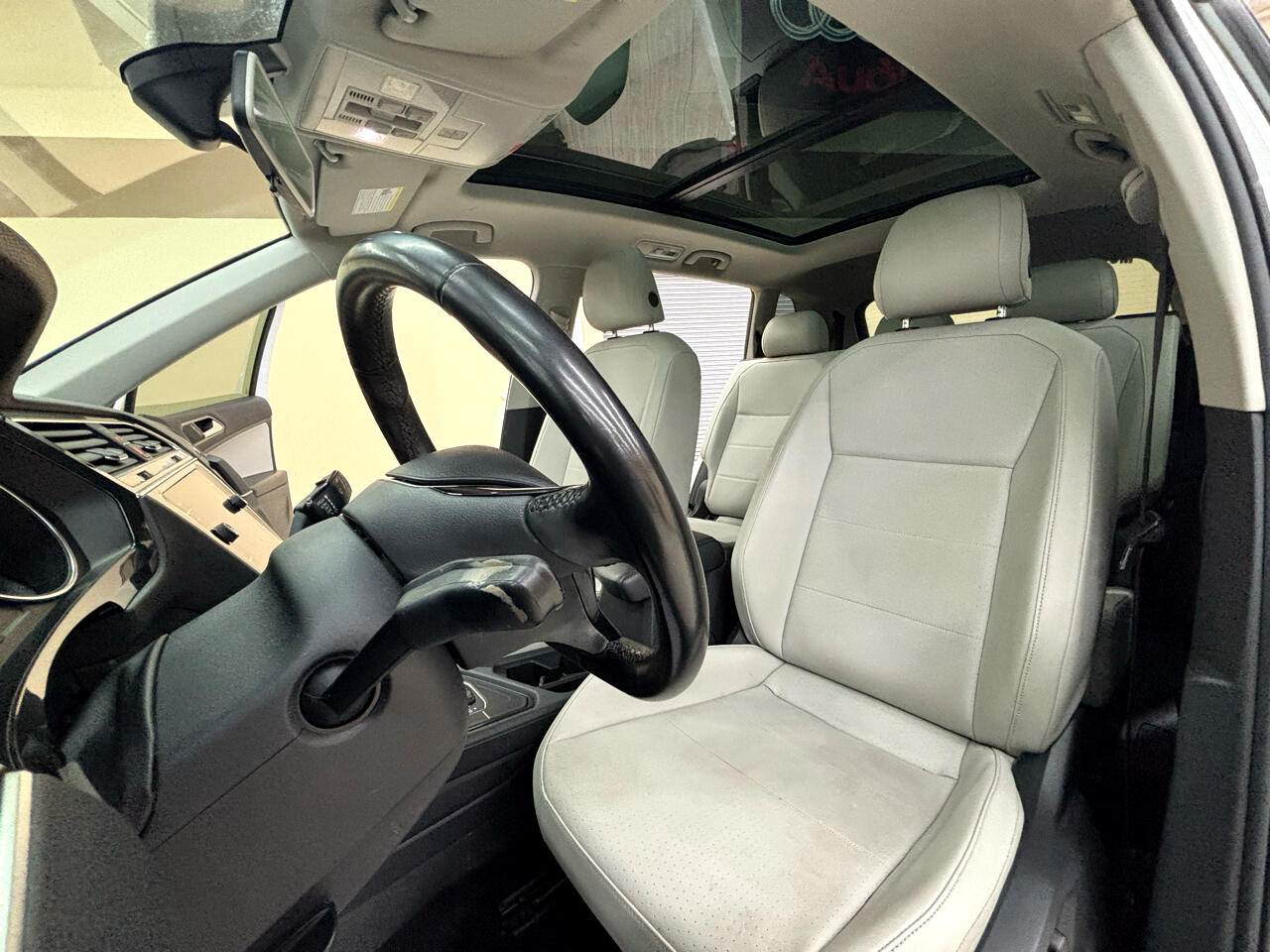 Vehicle image 17 of 45