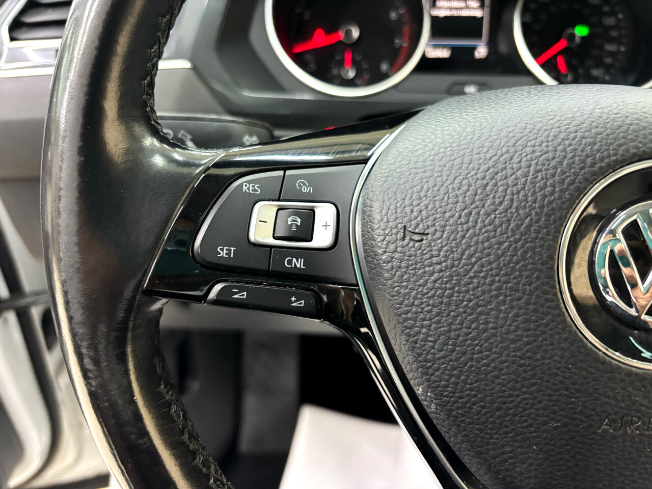 Vehicle image 21 of 45