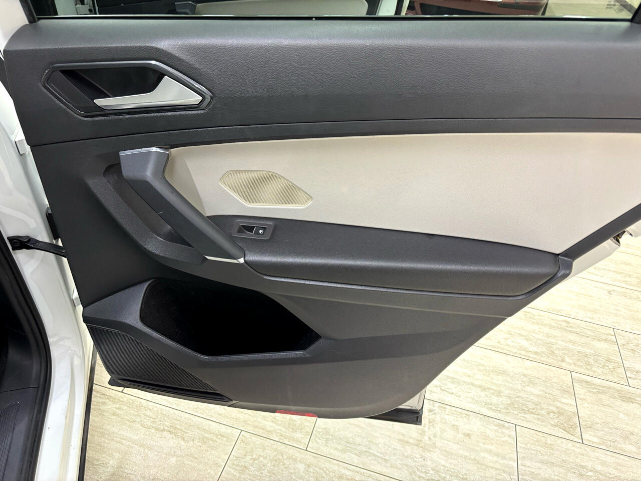 Vehicle image 35 of 45