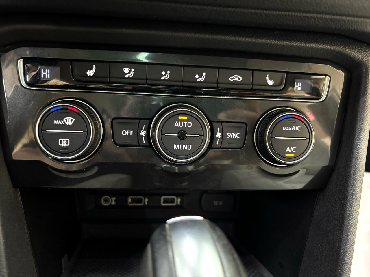 Vehicle image 28 of 45
