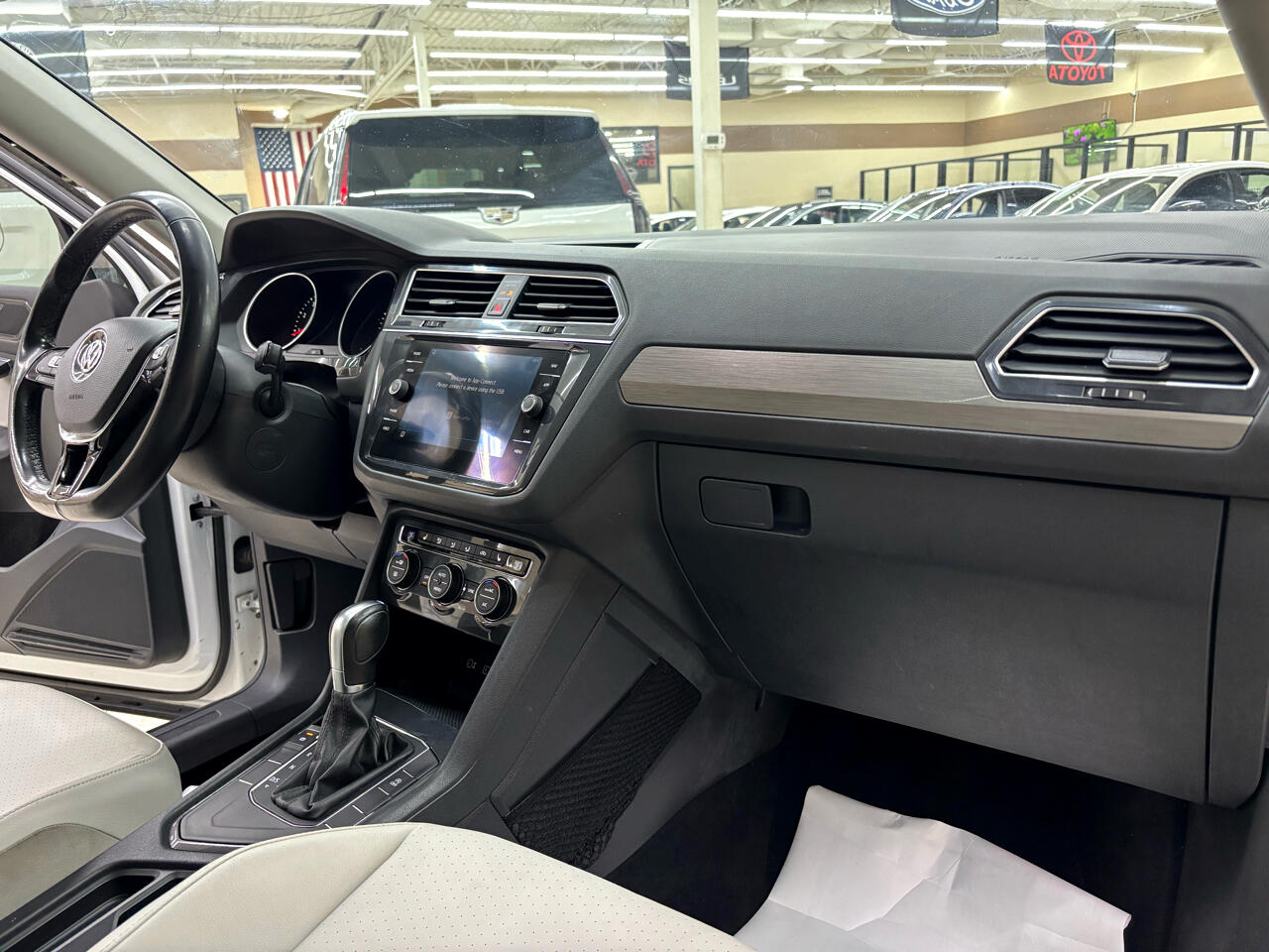 Vehicle image 41 of 45