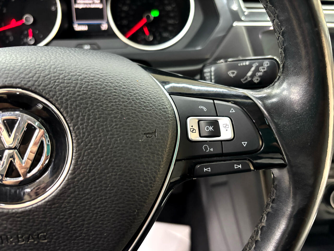 Vehicle image 22 of 45